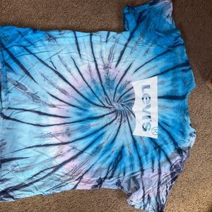 2 pack Levi’s Men’s tshirt M black and L BLUE TIE DYE